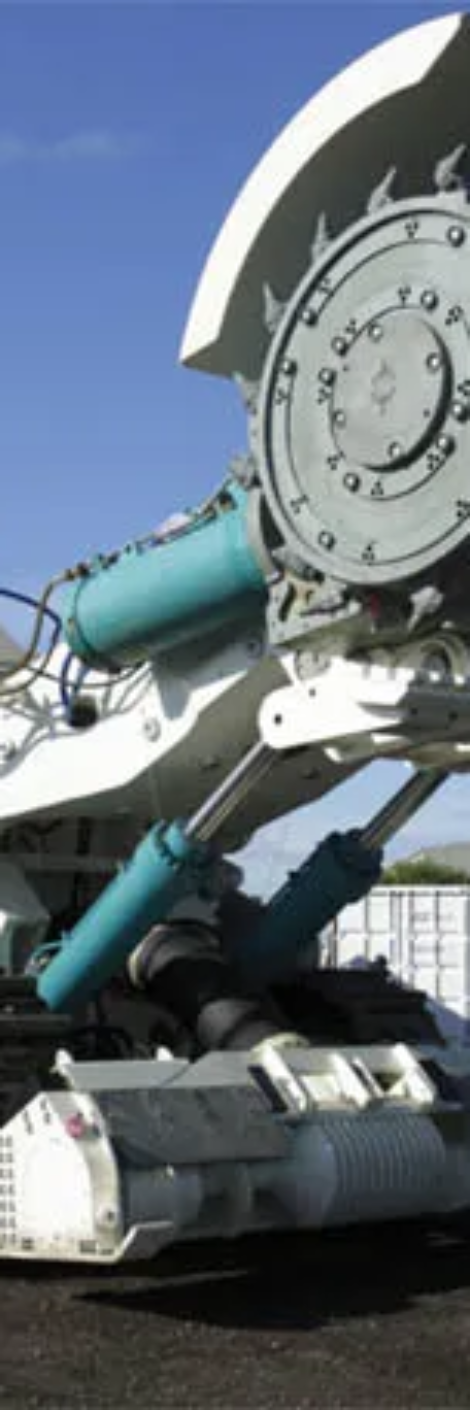 Le Bulk Cutter et sa fiche technique, un des trois robots proposés par Nautilus Minerals, qui a été construit en prototype en 2015.